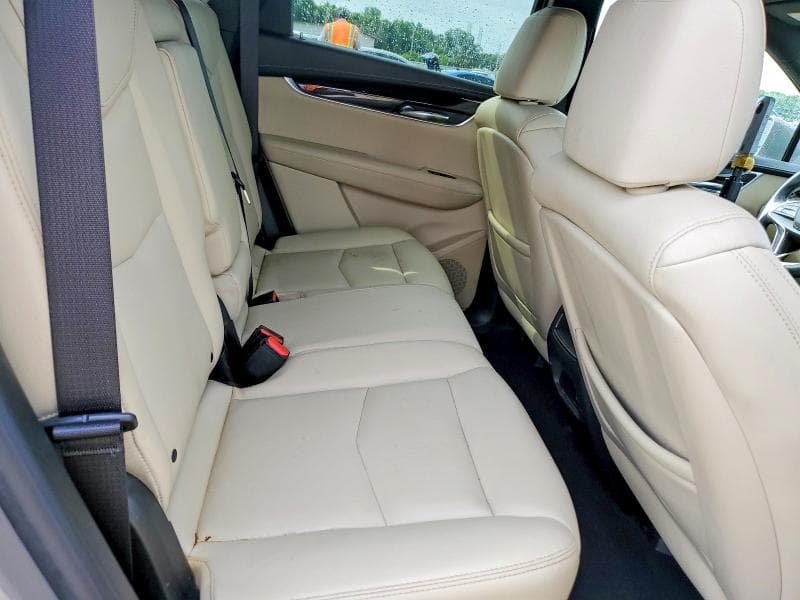 2017 CADILLAC XT5 11