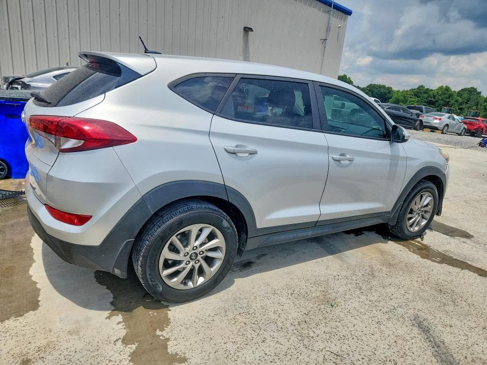 2017 HYUNDAI TUCSON SE 3