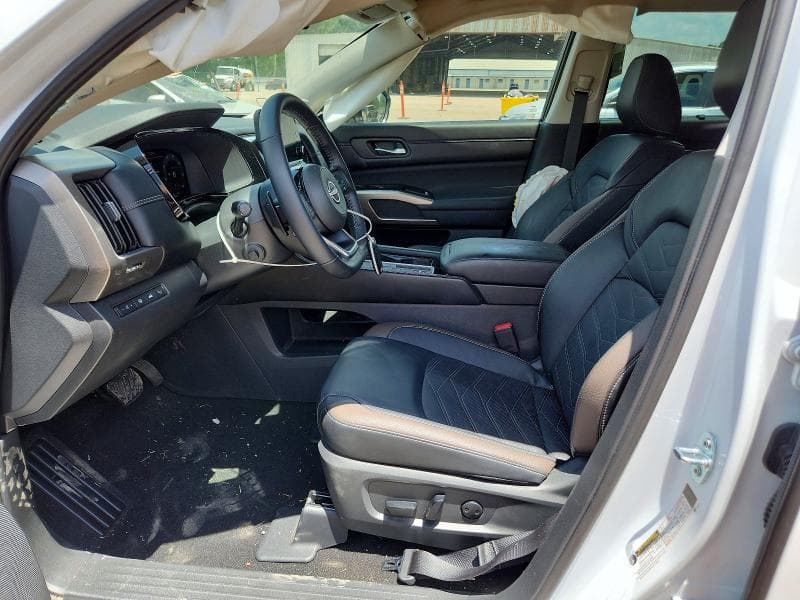2025 NISSAN PATHFINDER PLATINUM 7