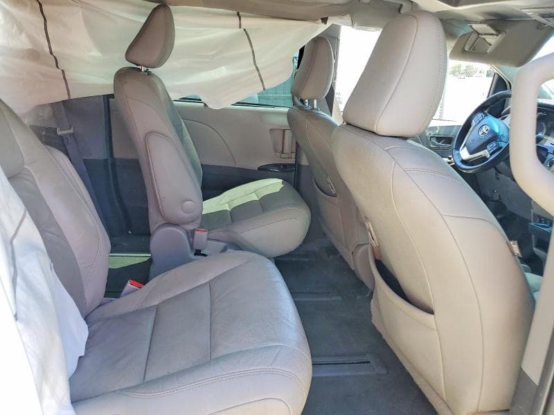 2017 TOYOTA SIENNA XLE 7-PASSENGER 11
