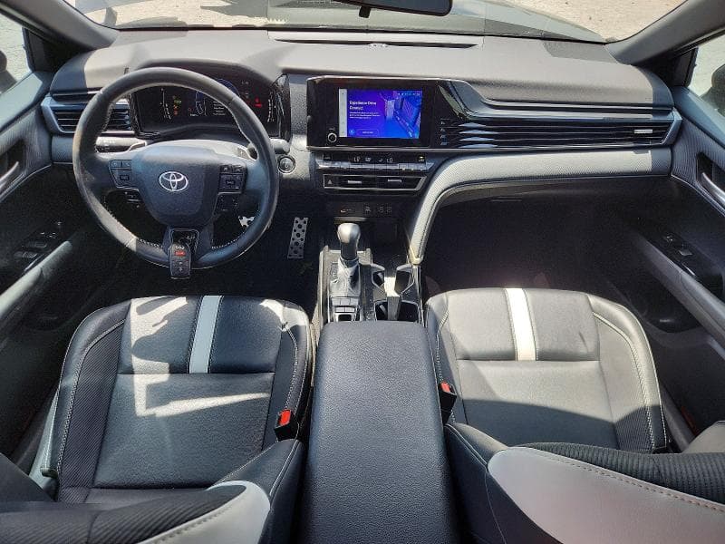 2025 TOYOTA CAMRY SE 8
