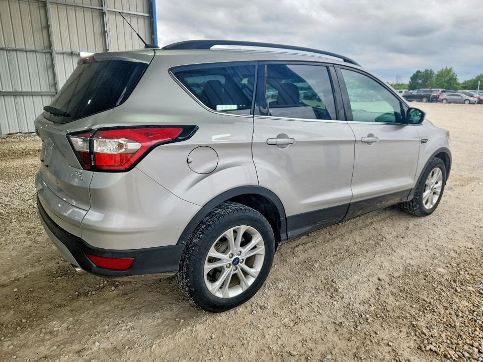 2018 FORD ESCAPE SE 3