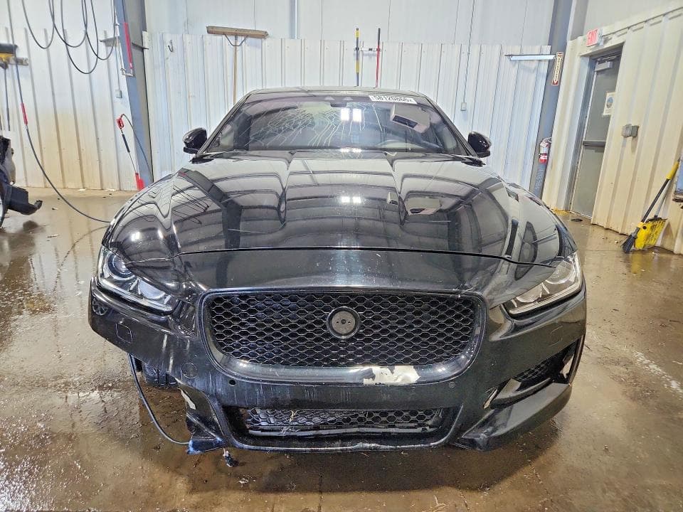 2019 JAGUAR XE S 5