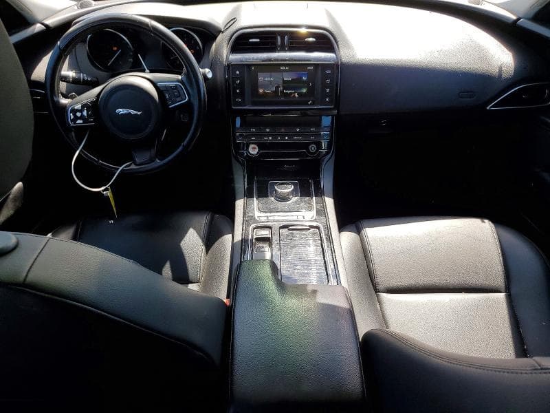 2018 JAGUAR XE PREMIUM 8