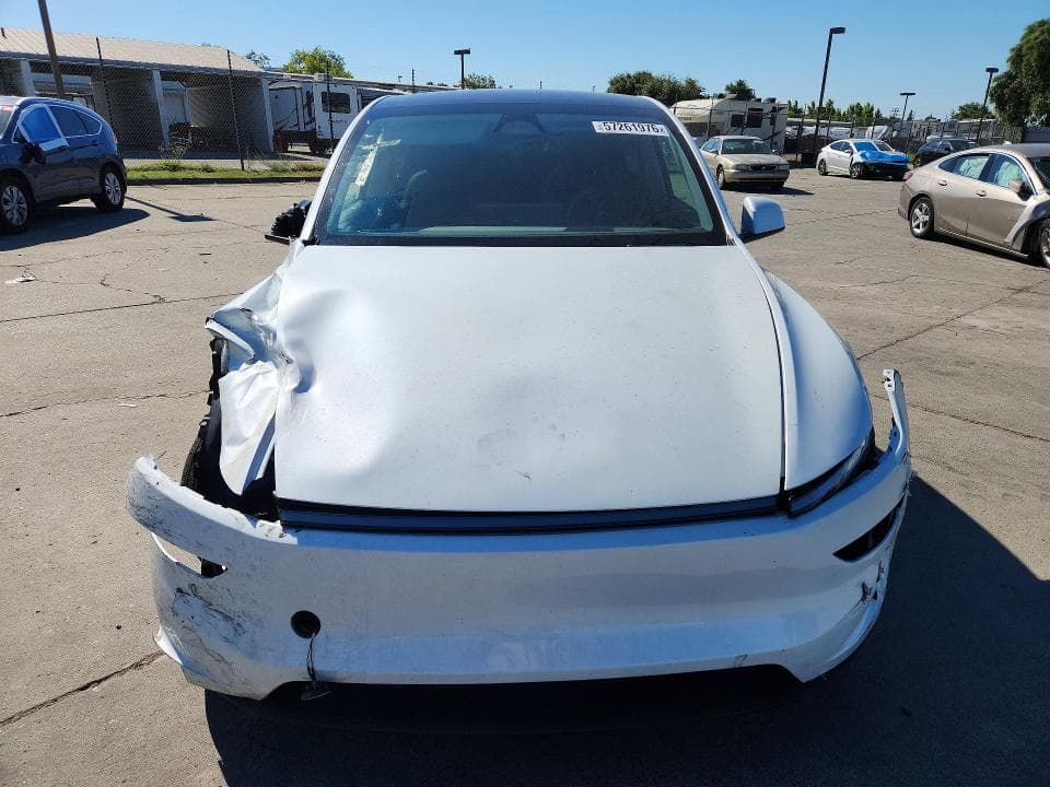 2026 TESLA MODEL Y 5