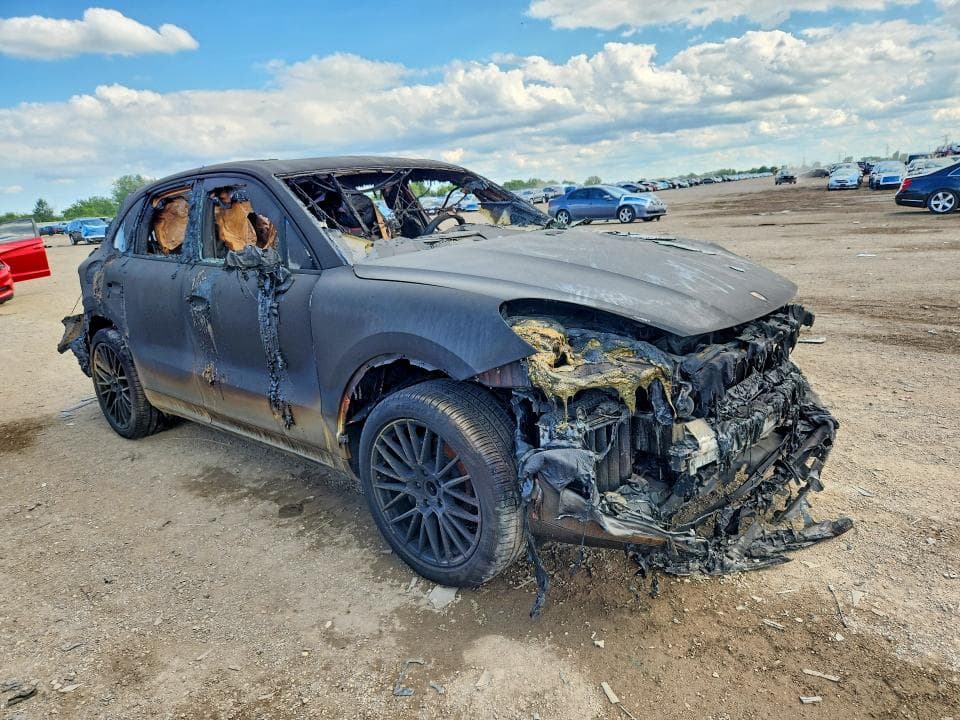 2019 PORSCHE CAYENNE 4