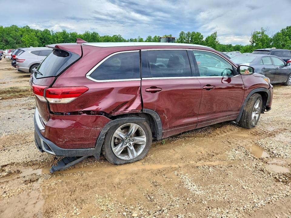 2017 TOYOTA HIGHLANDER LIMITED PLATINUM 3