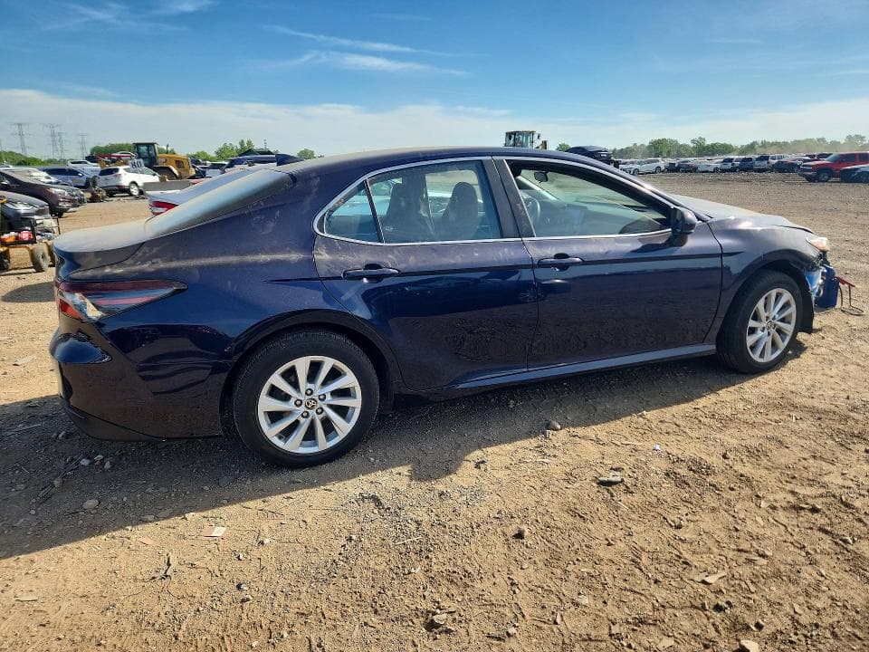 2022 TOYOTA CAMRY LE 3