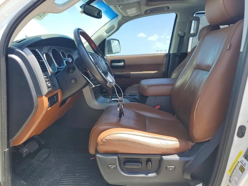 2017 TOYOTA SEQUOIA PLATINUM 7