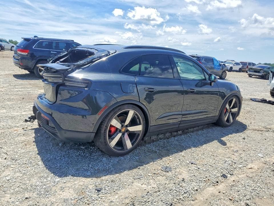 2026 PORSCHE MACAN 4S 3