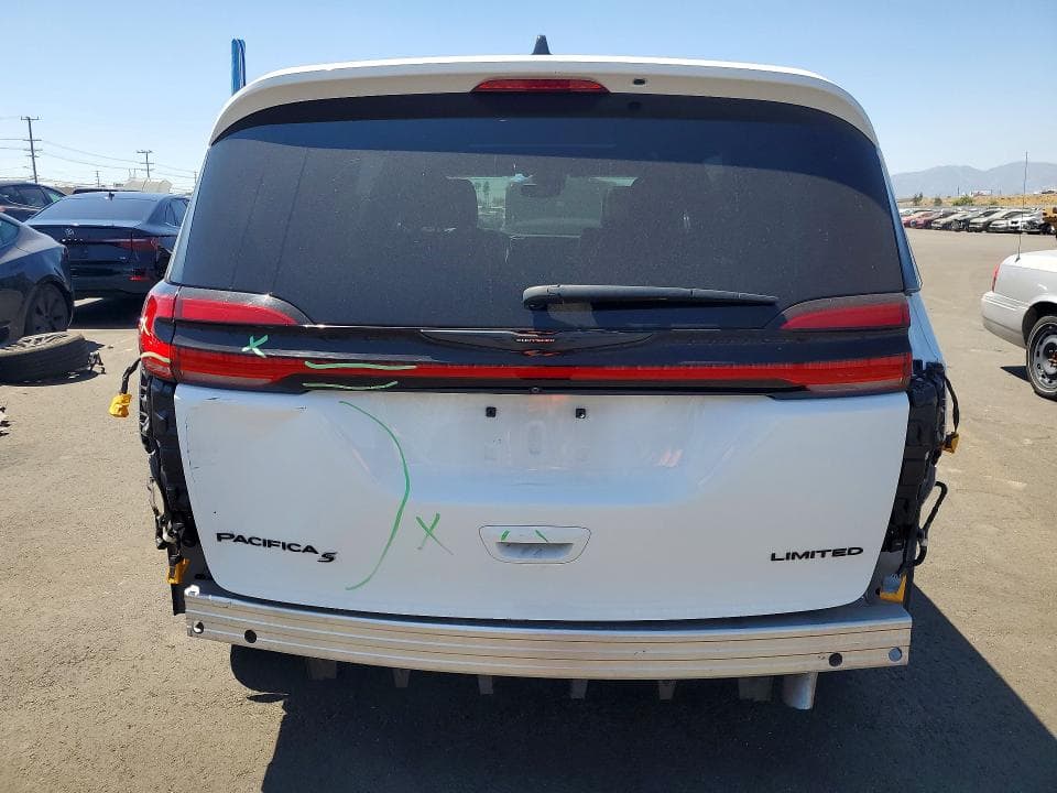 2023 CHRYSLER PACIFICA LIMITED 6