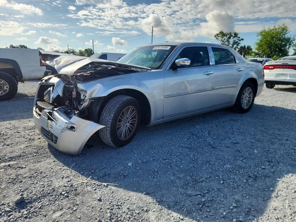 2010 CHRYSLER 300 TOURING - 1