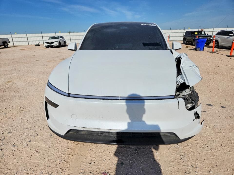 2026 TESLA MODEL Y 5