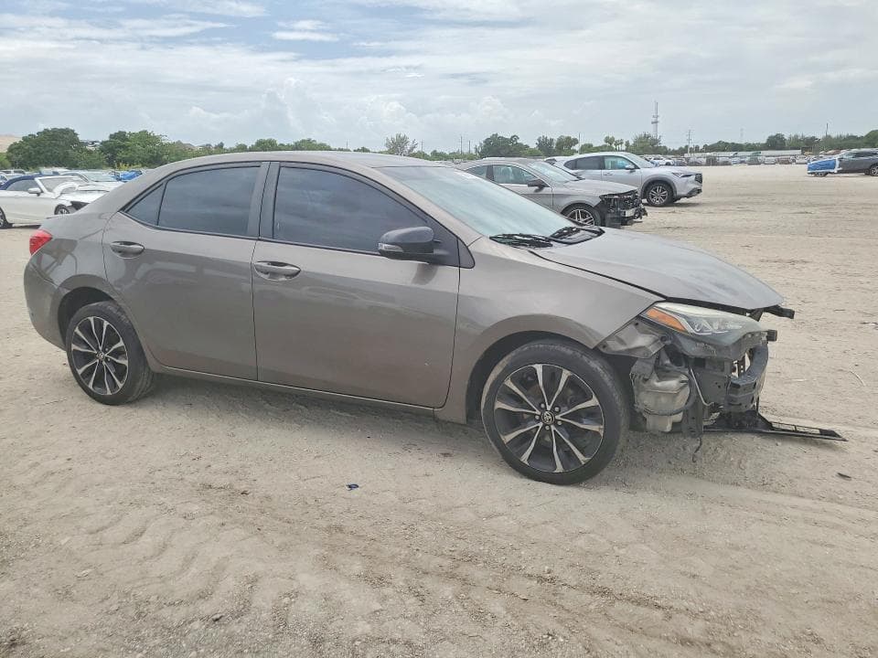 2018 TOYOTA COROLLA SE 4
