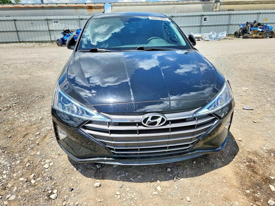 2020 HYUNDAI ELANTRA SE 5