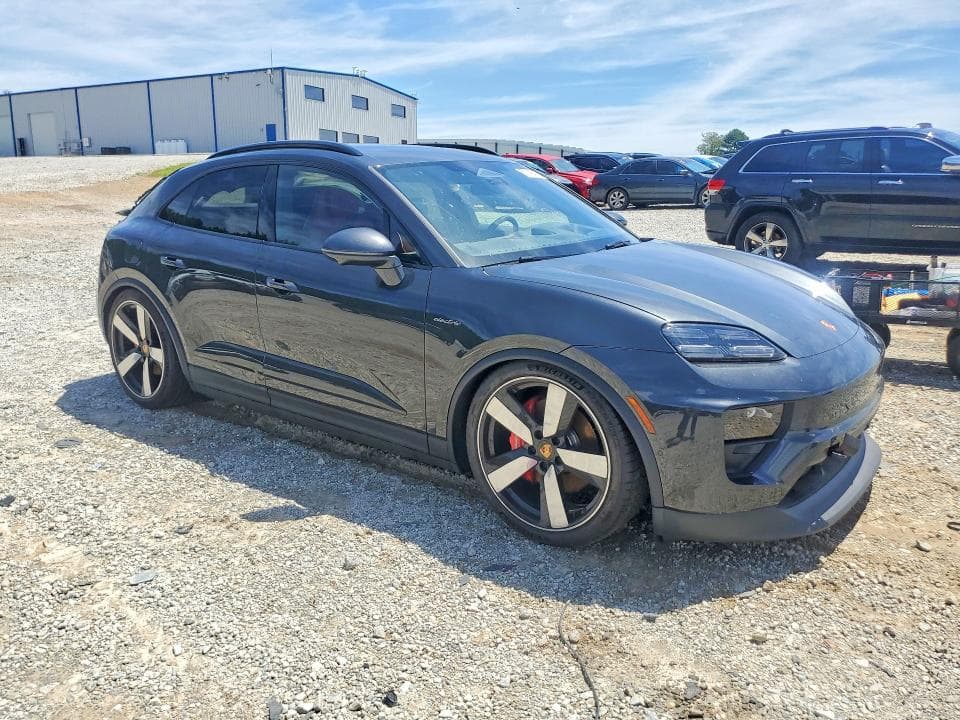 2026 PORSCHE MACAN 4S 4