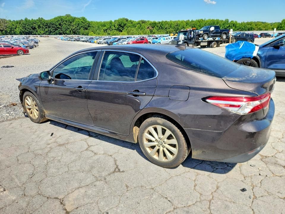 2019 TOYOTA CAMRY LE 2