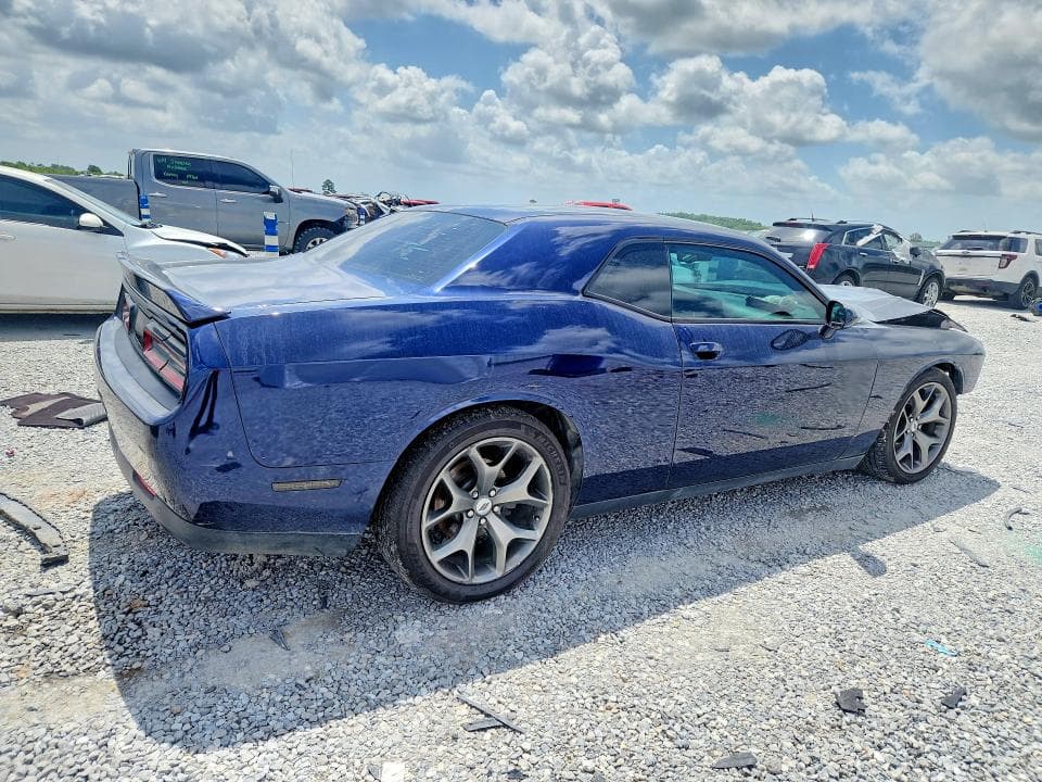 2017 DODGE CHALLENGER SXT 3