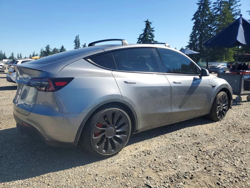 2025 TESLA MODEL Y 3