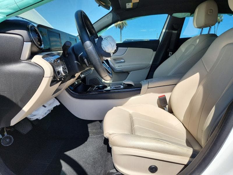 2019 MERCEDES-BENZ A 220 7