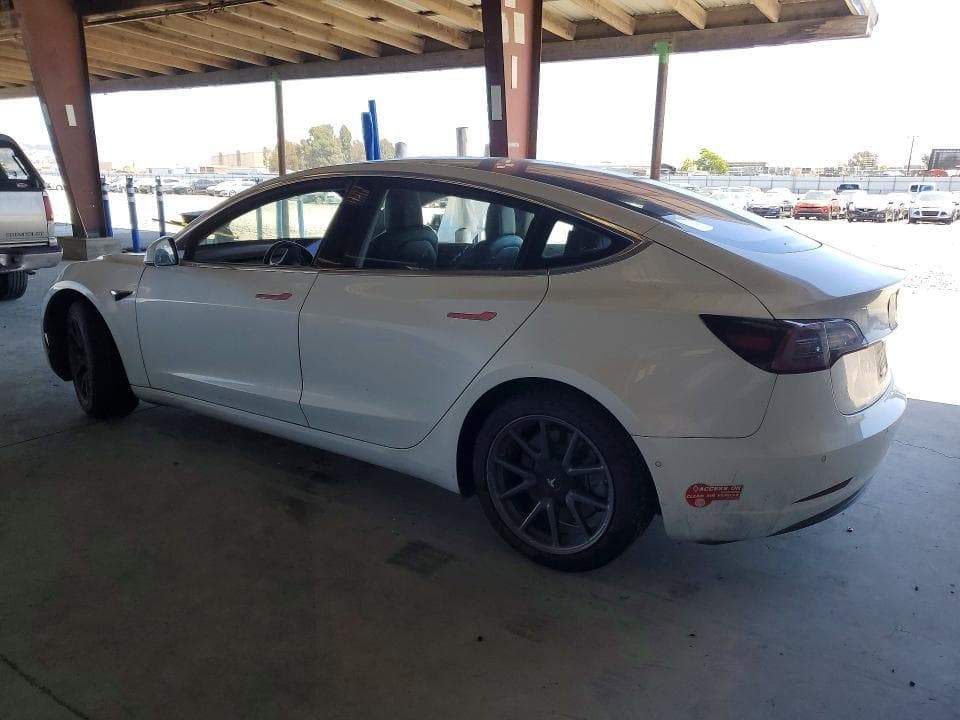 2018 TESLA MODEL 3 2