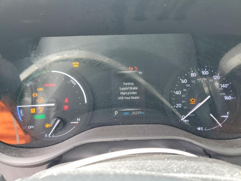 2023 TOYOTA SIENNA XLE 9