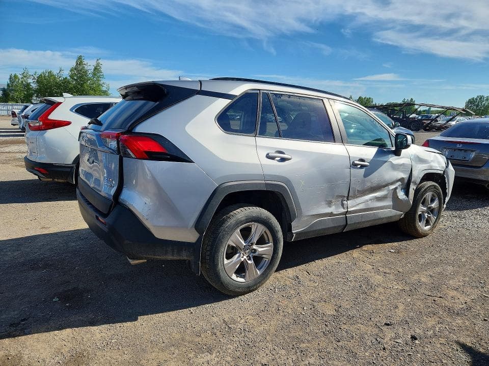 2023 TOYOTA RAV4 HYBRID XLE 3