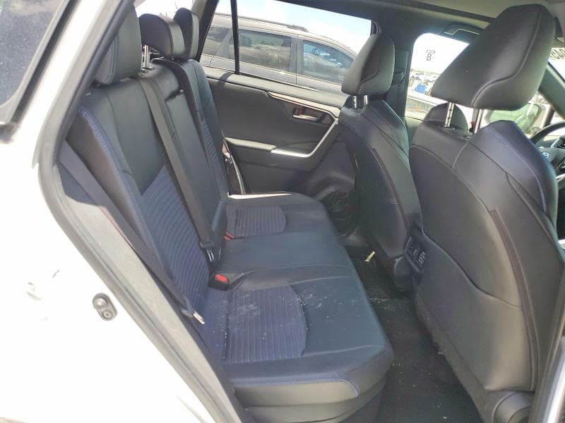 2019 TOYOTA RAV4 XSE 11