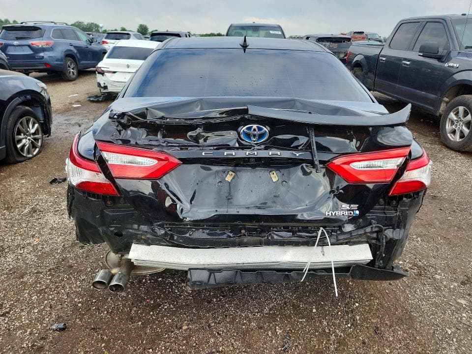 2020 TOYOTA CAMRY SE 6