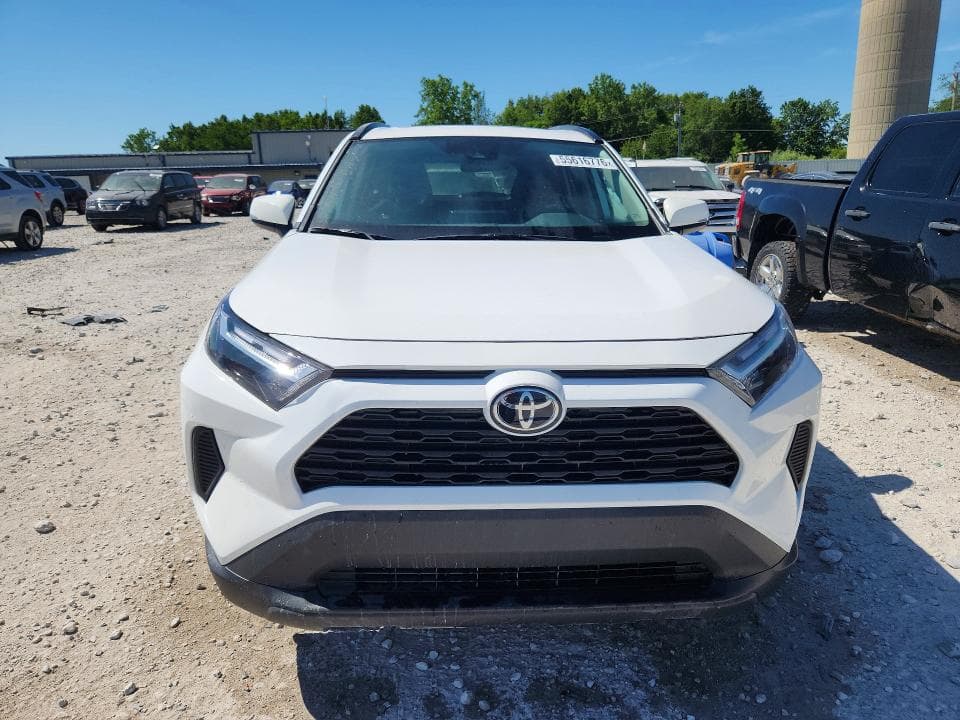 2025 TOYOTA RAV4 XLE 5