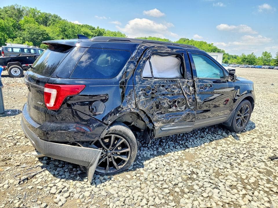 2017 FORD EXPLORER XLT 3