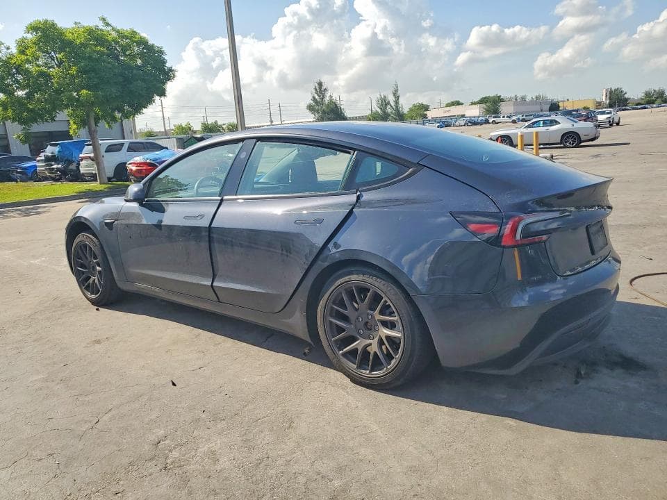 2025 TESLA MODEL 3 2