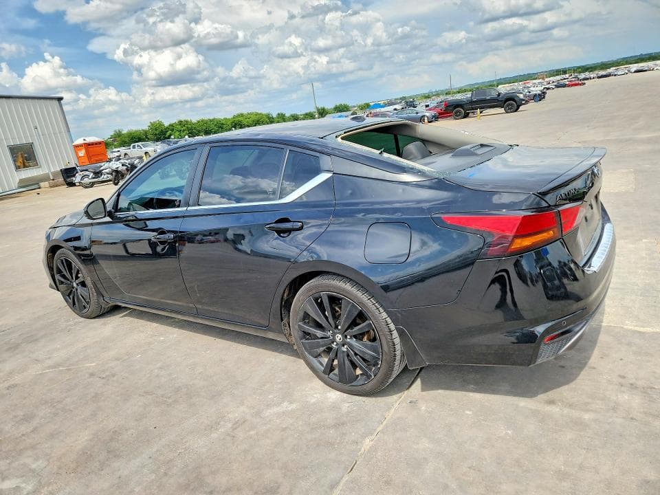 2022 NISSAN ALTIMA SR 2