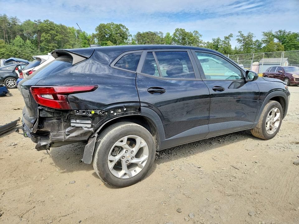 2024 CHEVROLET TRAX LS 3
