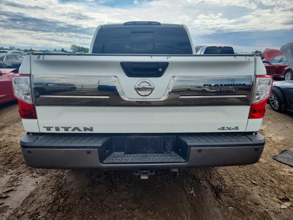 2017 NISSAN TITAN PLATINUM RESERVE 6