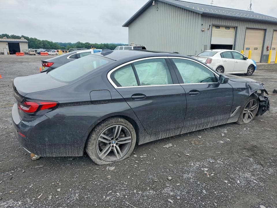 2021 BMW 530 XI 3