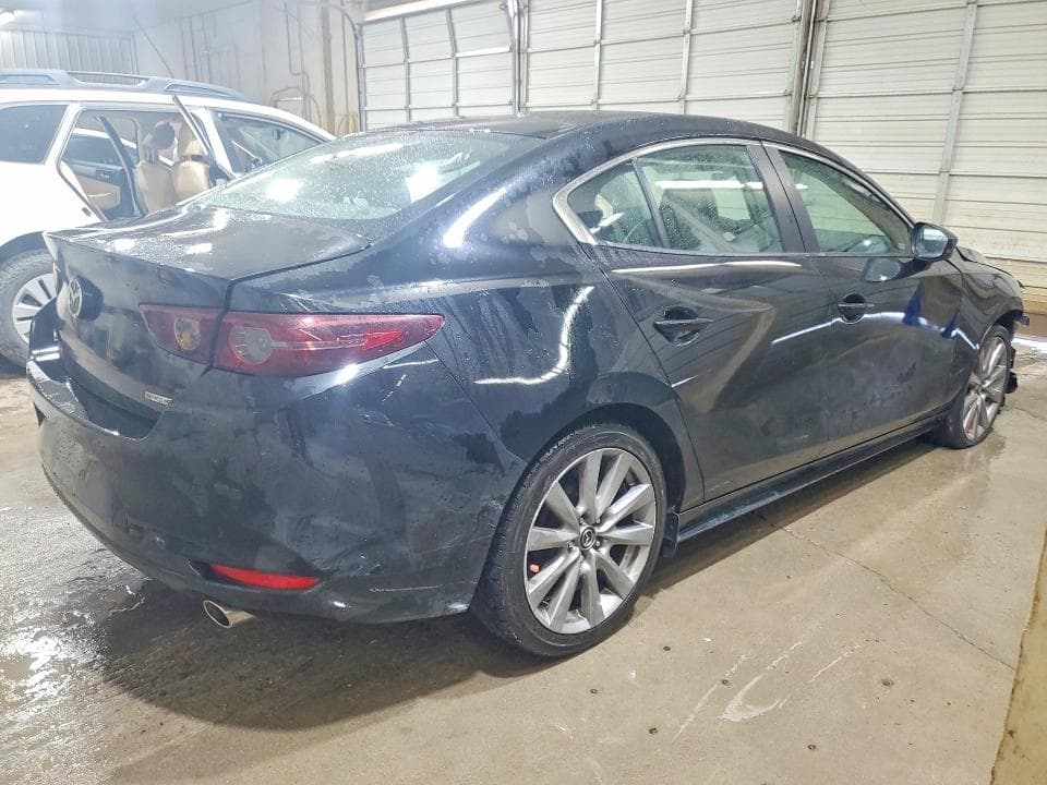 2021 MAZDA 3 SELECT 3
