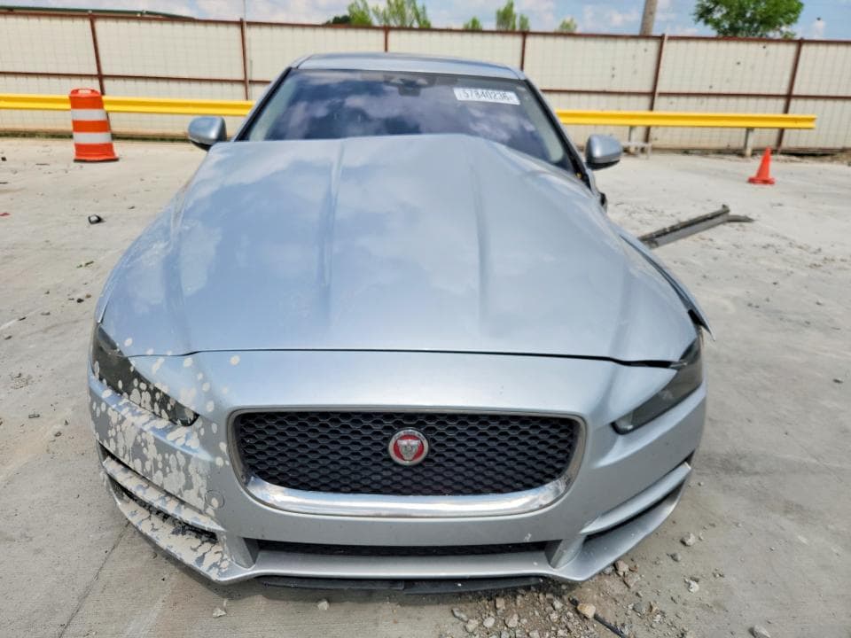 2017 JAGUAR XE 5
