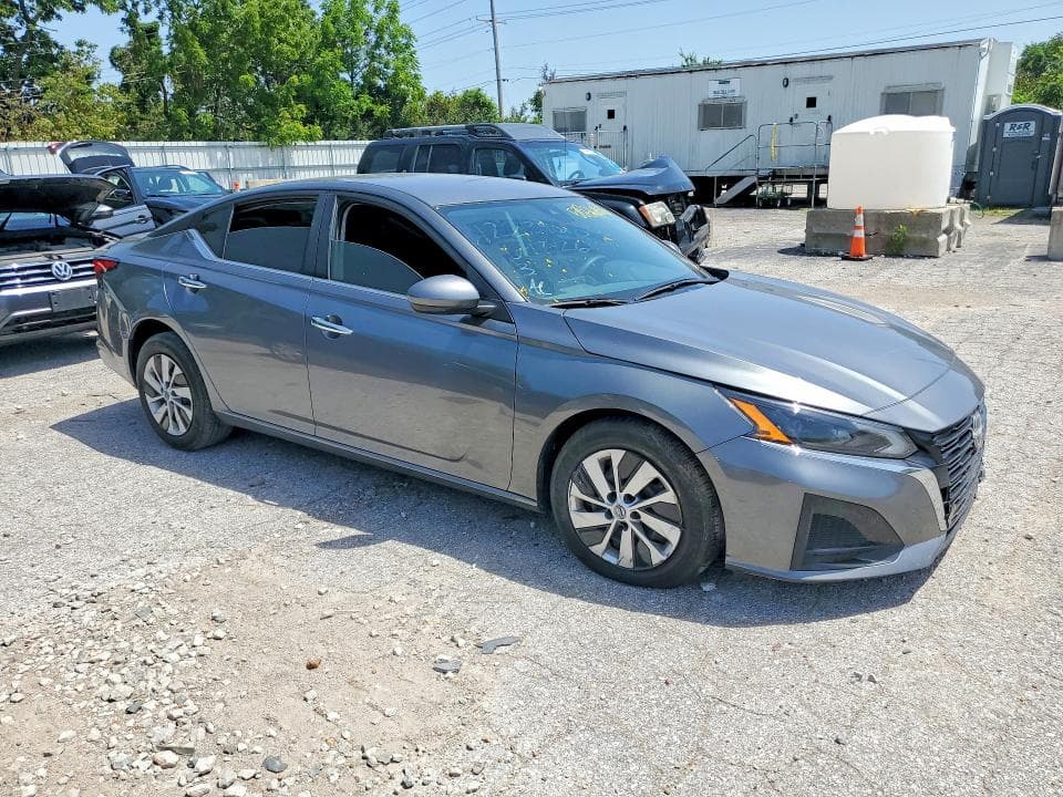 2023 NISSAN ALTIMA S 4