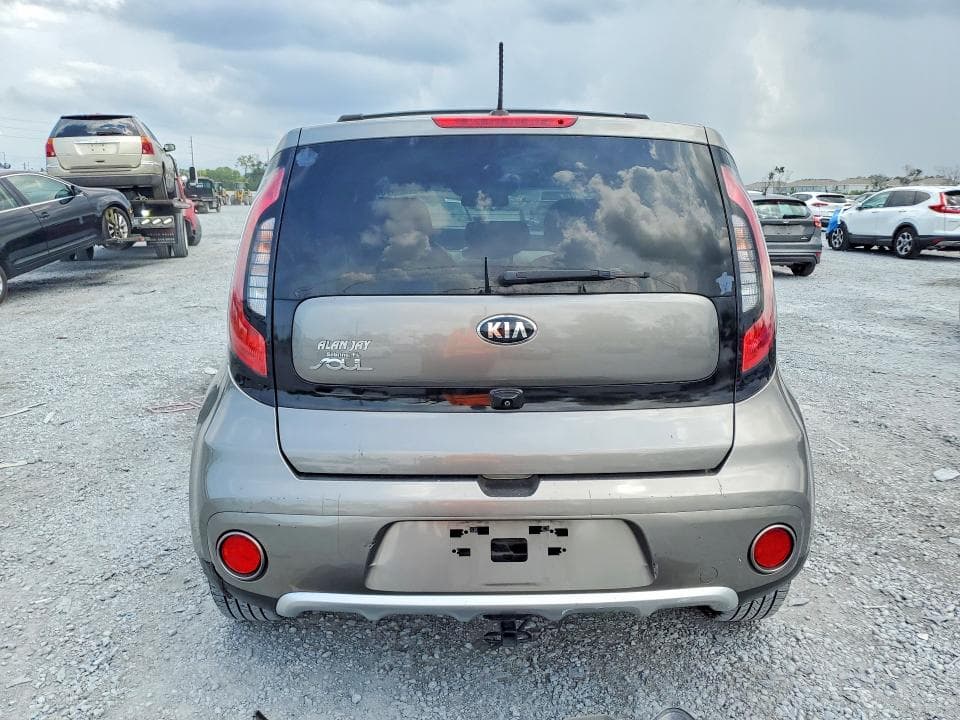 2017 KIA SOUL + 6