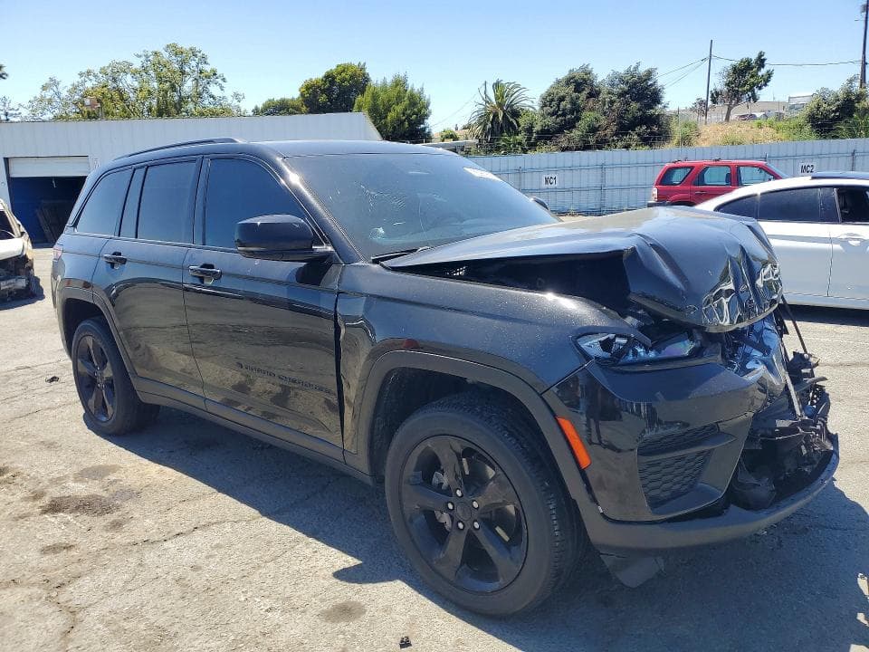 2024 JEEP GRAND CHEROKEE LAREDO 4