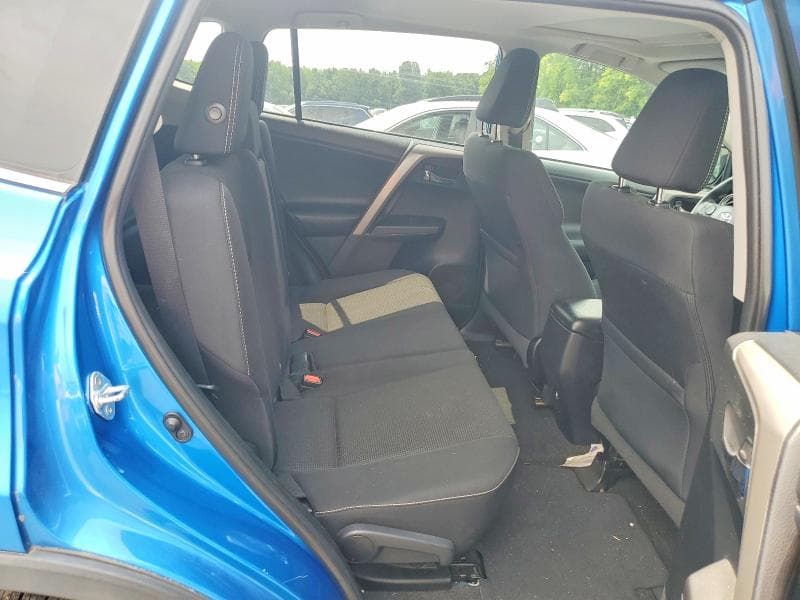 2018 TOYOTA RAV4 XLE 11