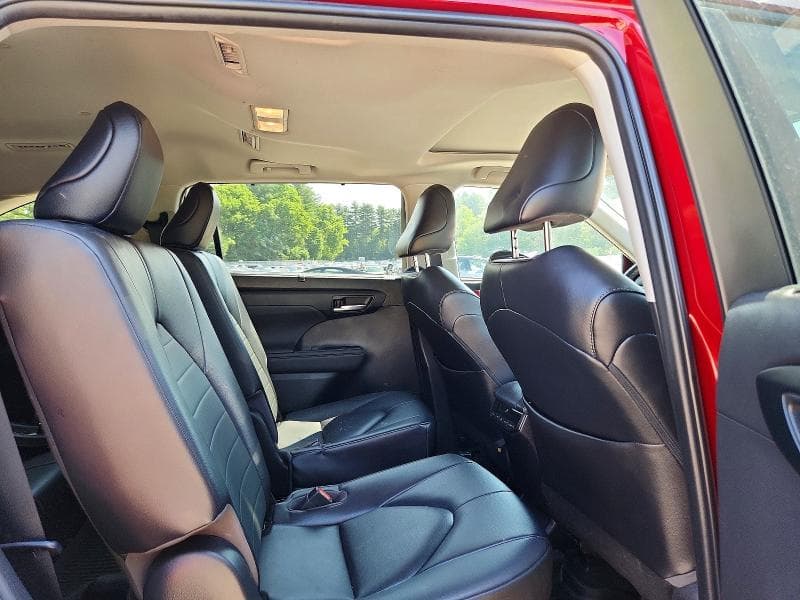 2023 TOYOTA HIGHLANDER XLE 11