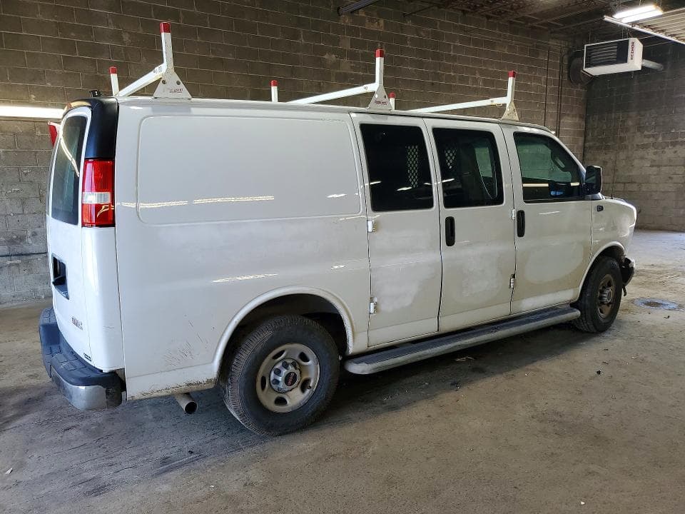 2022 GMC SAVANA 3