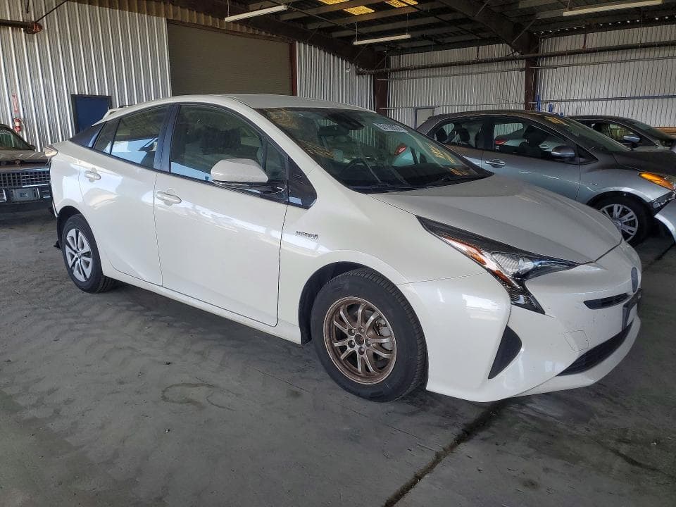 2017 TOYOTA PRIUS THREE 4