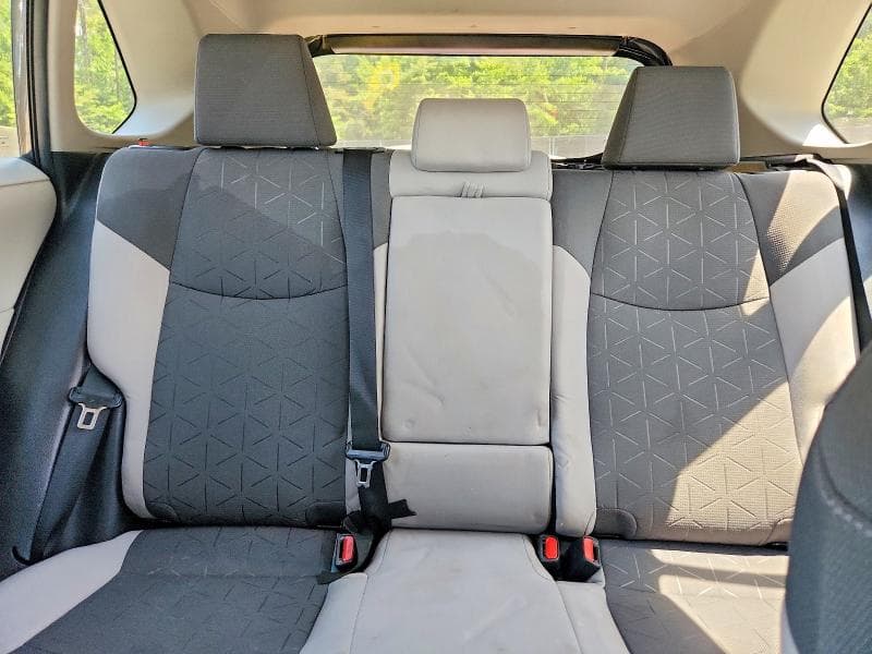 2020 TOYOTA RAV4 XLE 10
