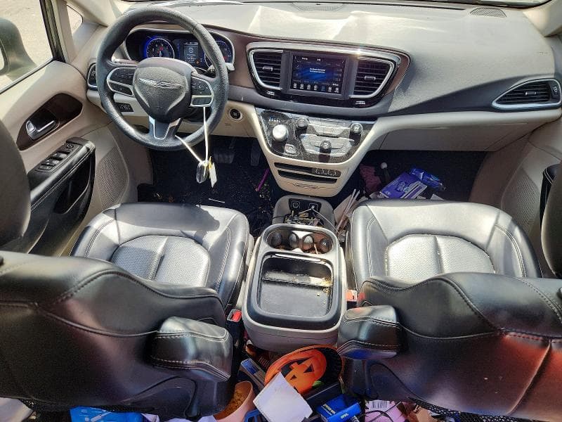 2021 CHRYSLER VOYAGER LXI 8