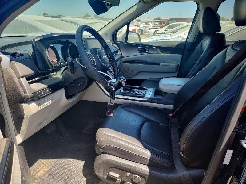 2022 KIA CARNIVAL LX 7