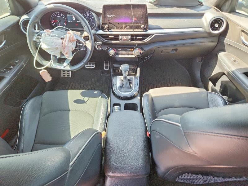 2024 KIA FORTE GT LINE 8