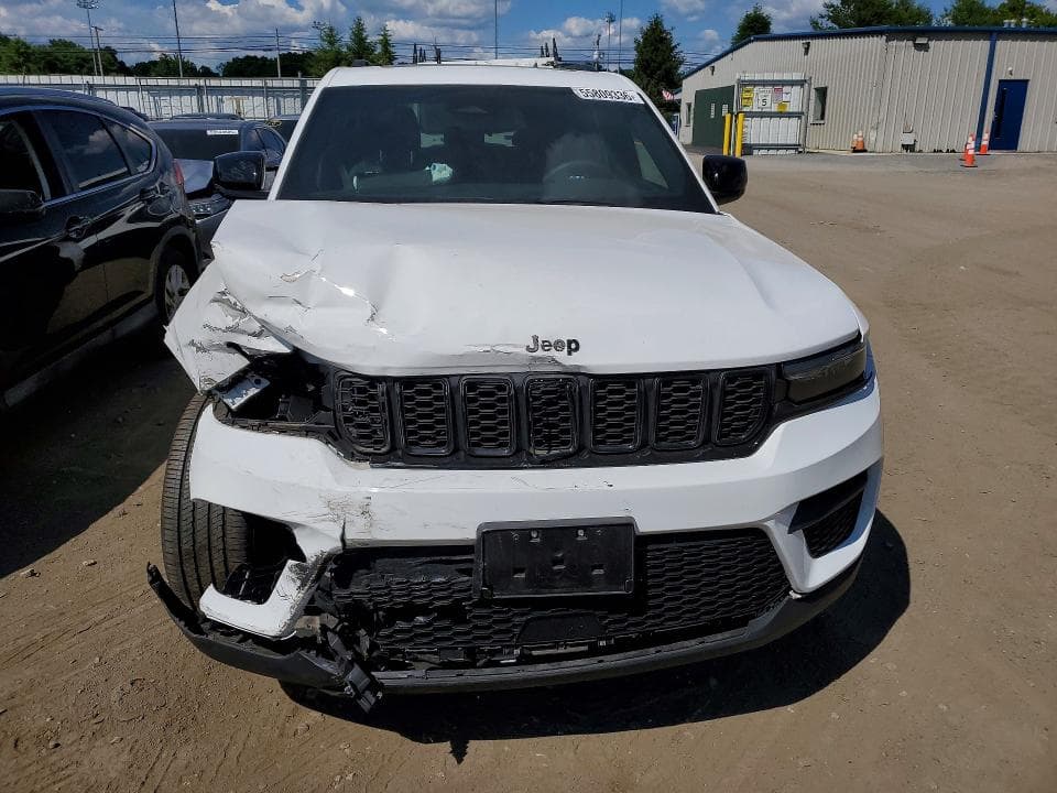 2024 JEEP GRAND CHEROKEE LAREDO 5